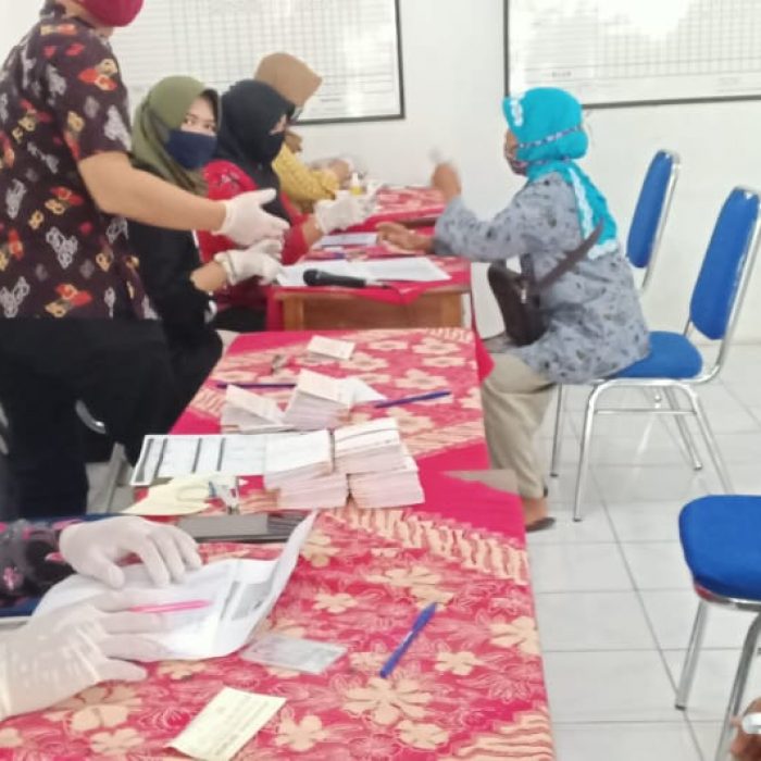 Penyaluran Kartu ATM dan Buku Tabungan BPNT Perluasan